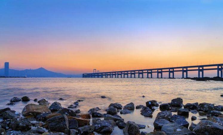 大连,亲爱的听众朋友们